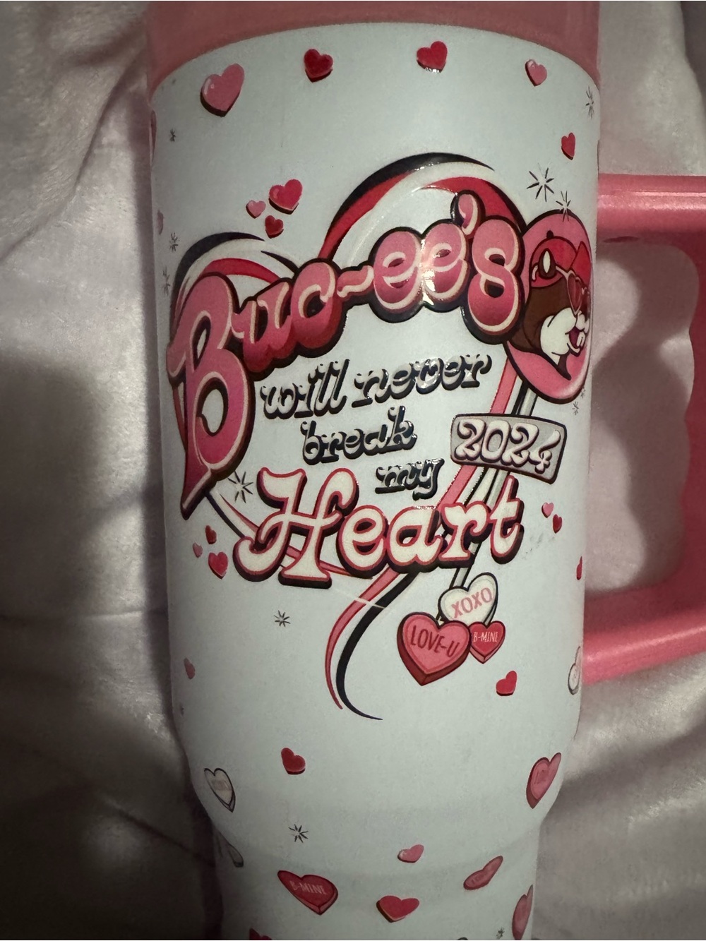 Buc-ee’s Limited Edition 2024 Pink & White Heart Pattern CollectorTravel Tumbler - Picture 2 of 6